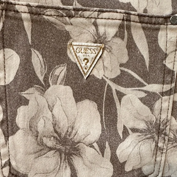 GUESS Taupe Floral Spring Straight High Girly Jeans with Cream Print - Picture 4 of 11